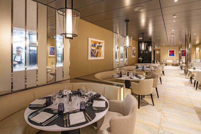 Restaurants, Bars & Cafés on Scenic Eclipse